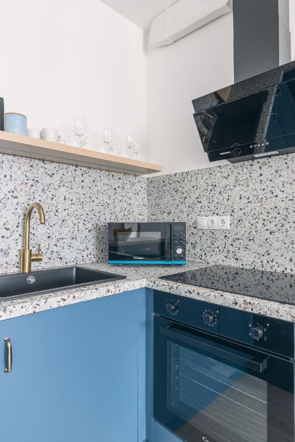 Corvin Apartment With Balcony And Ac بودابست المظهر الخارجي الصورة