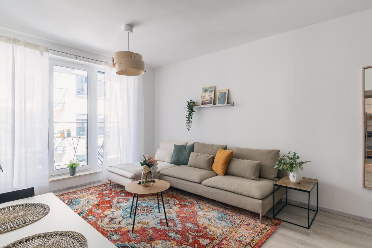 Corvin Apartment With Balcony And Ac بودابست المظهر الخارجي الصورة