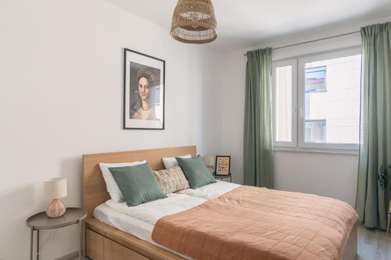 Corvin Apartment With Balcony And Ac بودابست المظهر الخارجي الصورة